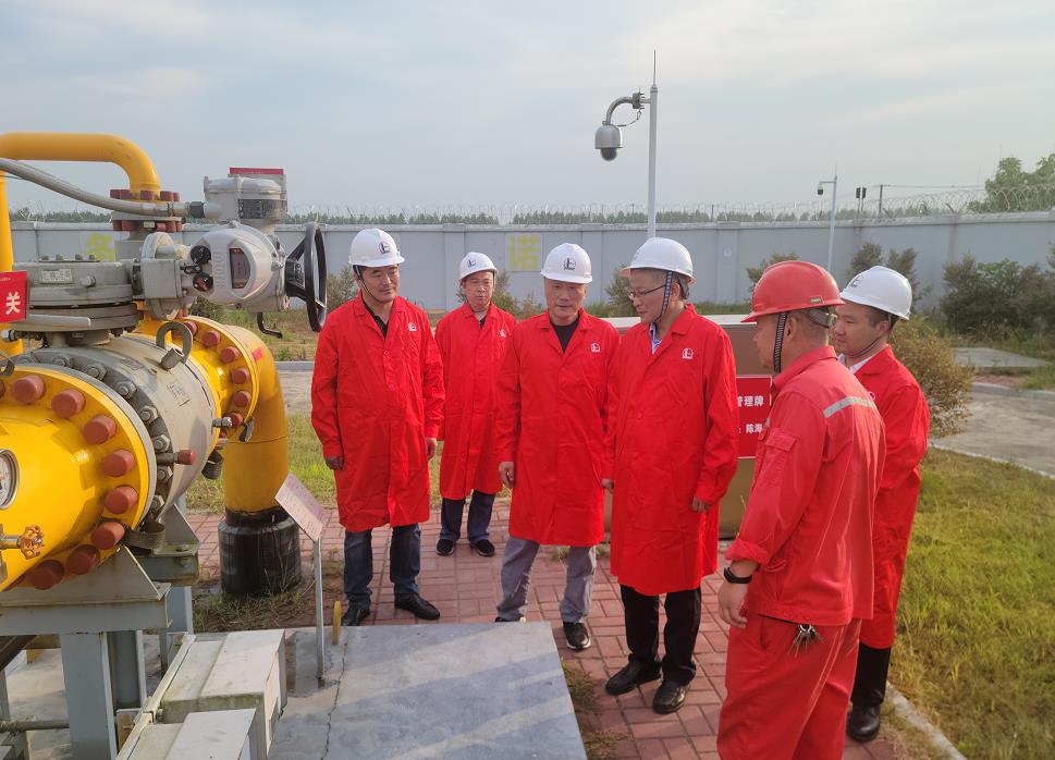 市政府副秘書長、發(fā)改委主任李文勝一行至第二天然氣門站調研
